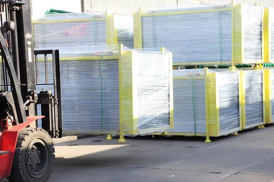 apacedge edge protection barrier delivery